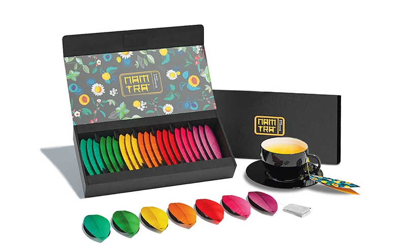 花茶包裝設計,產品共有杏仁，蓮花，雛菊，薄荷葉等花茶種類