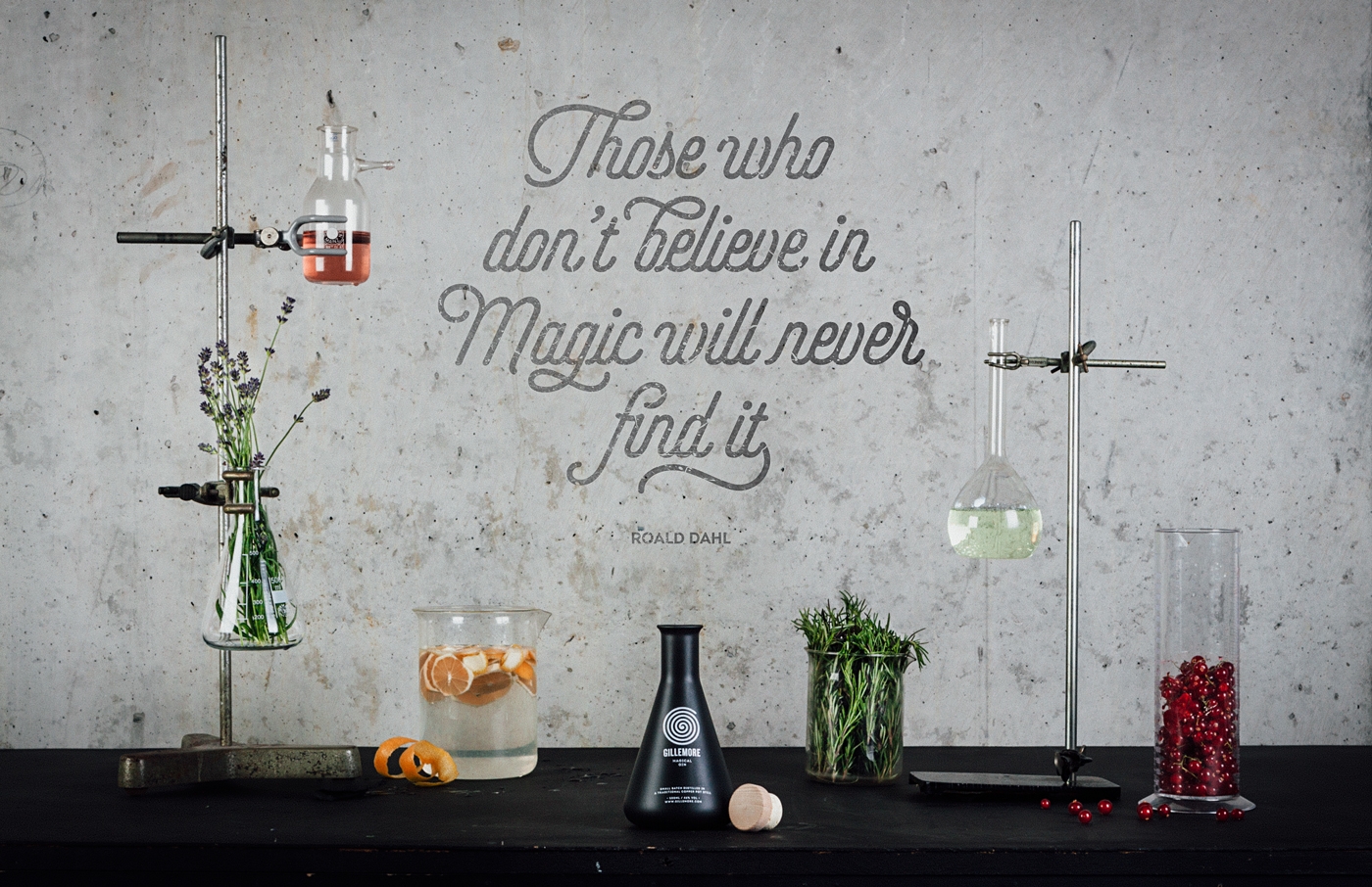 神奇松子酒瓶型包裝設計，全新視覺體驗