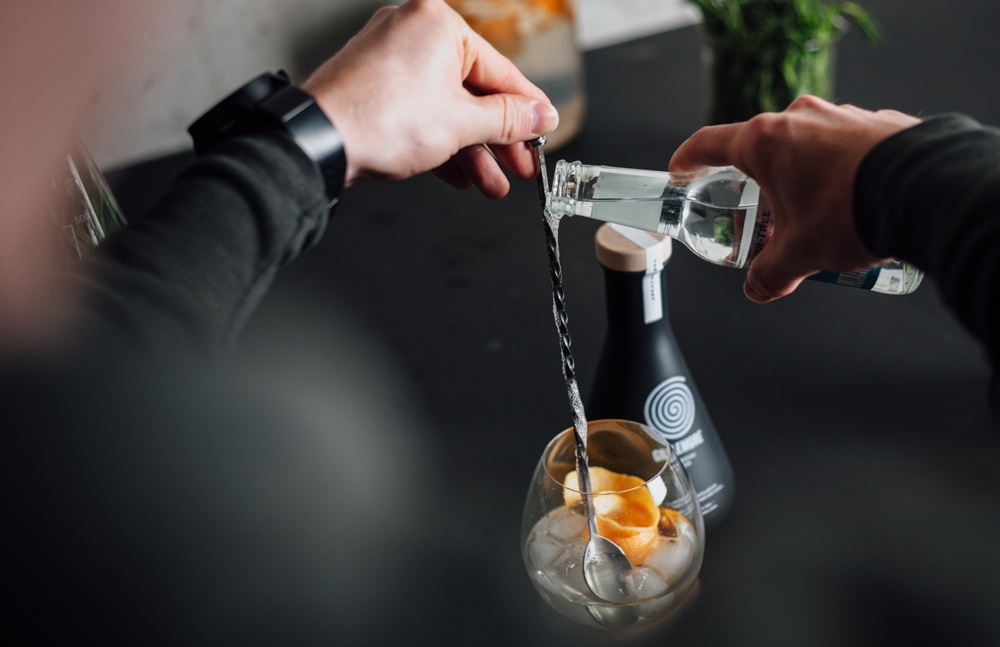 神奇松子酒瓶型包裝設計，全新視覺體驗