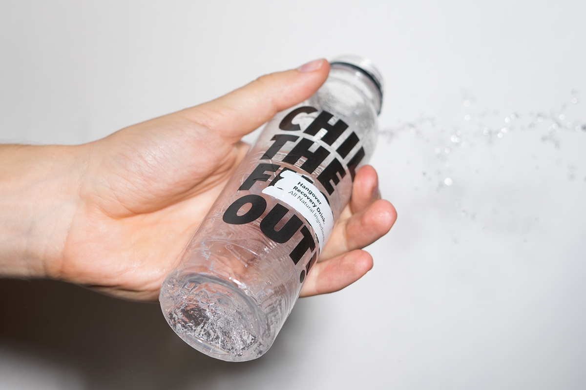 還在為喝酒頭暈而煩惱嗎？全新醒酒飲料產品及其品牌包裝設計。